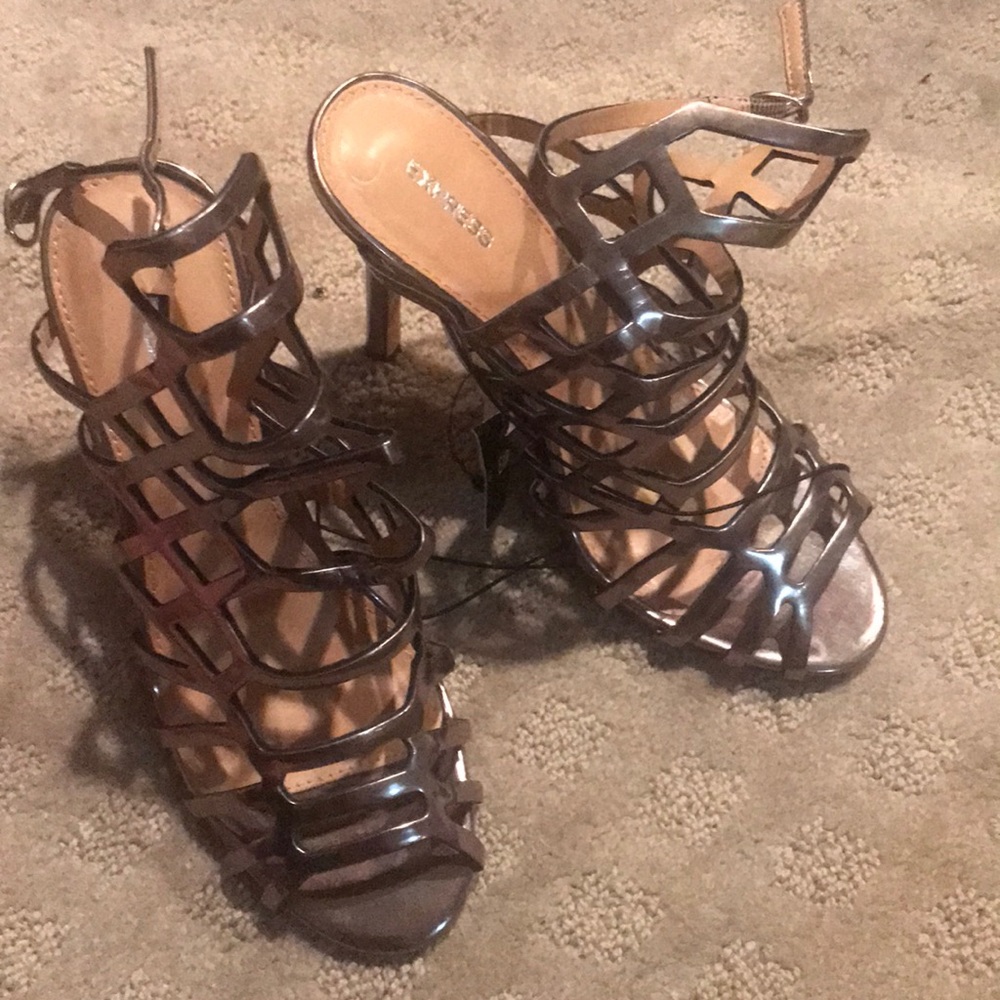 Nine West heels silver NWT